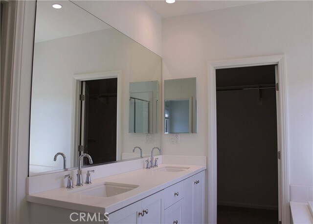 Building Photo - 177 Frontier