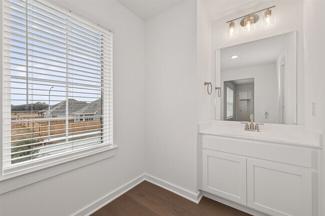 Building Photo - 32415 Sunbeam Dr