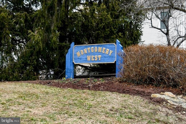 Building Photo - 8844 Mourning Dove Ct