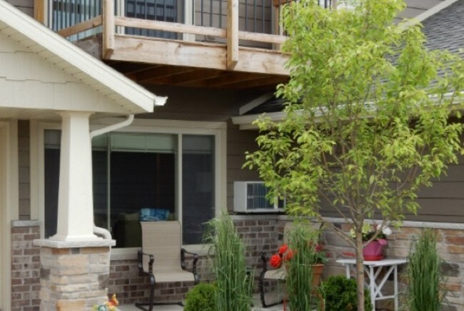 Building Photo - Maple Park