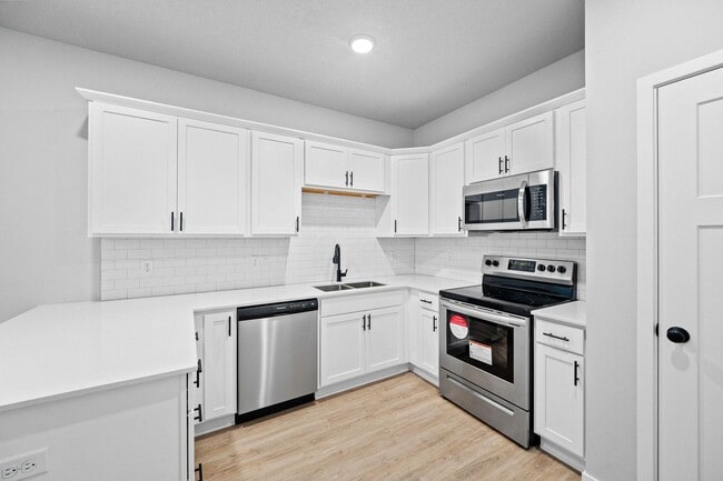 Building Photo - Brand New Townhome - Incredible Space