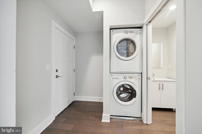 Building Photo - 1405 Frankford Ave