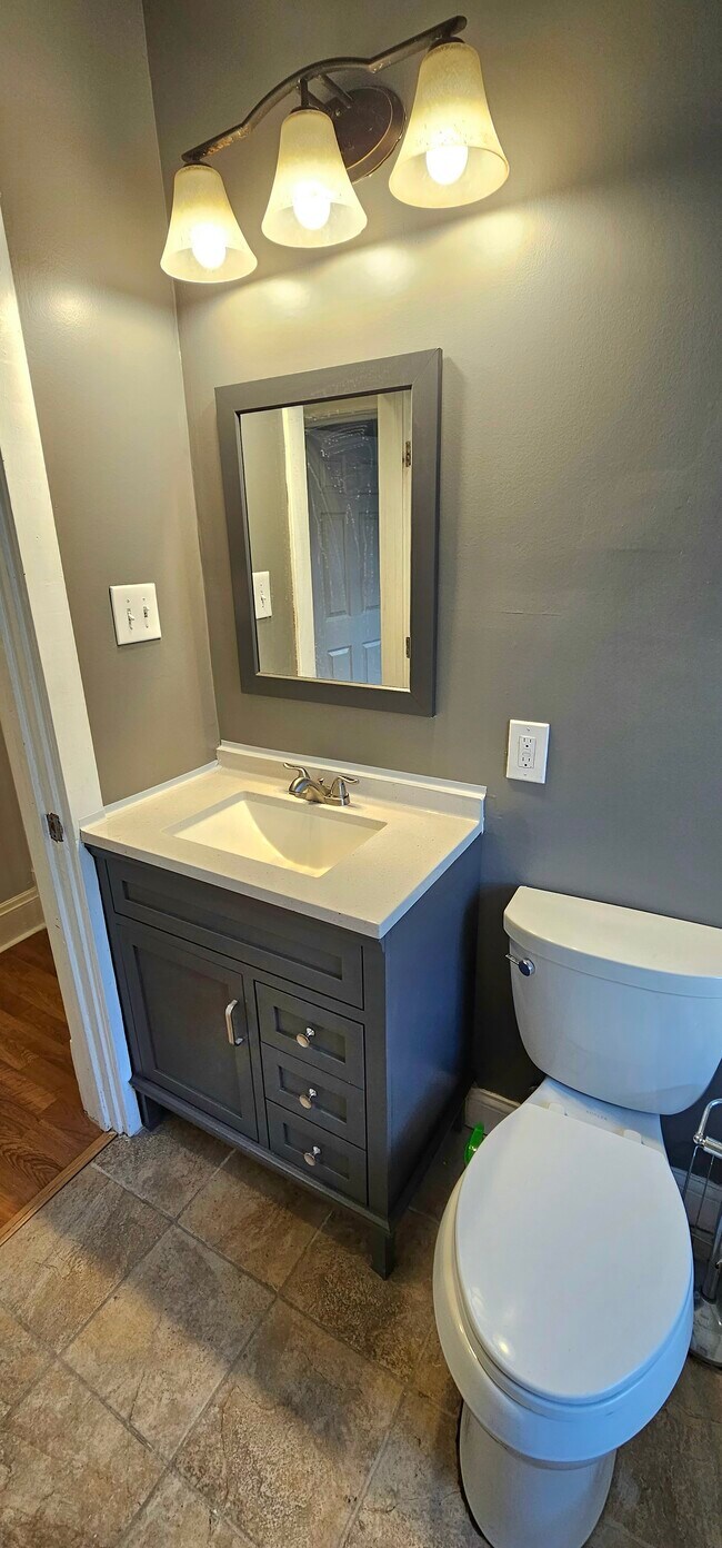 Building Photo - 1345 W 65th St