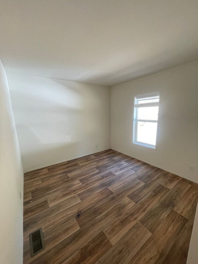Building Photo - Home with a View! *MOVE IN SPECIAL*