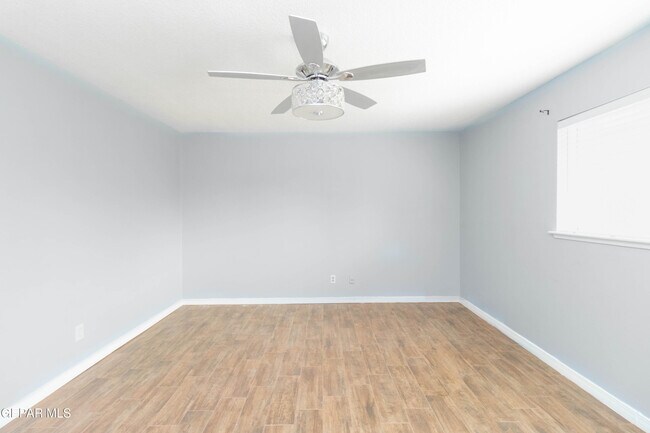 Building Photo - 8608 Catalpa Ln