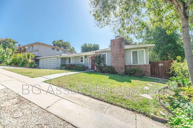 Building Photo - 3830 Twin Oaks Way