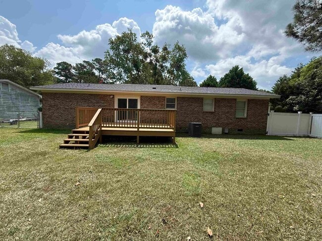 Building Photo - 615 Burcale Rd Cir