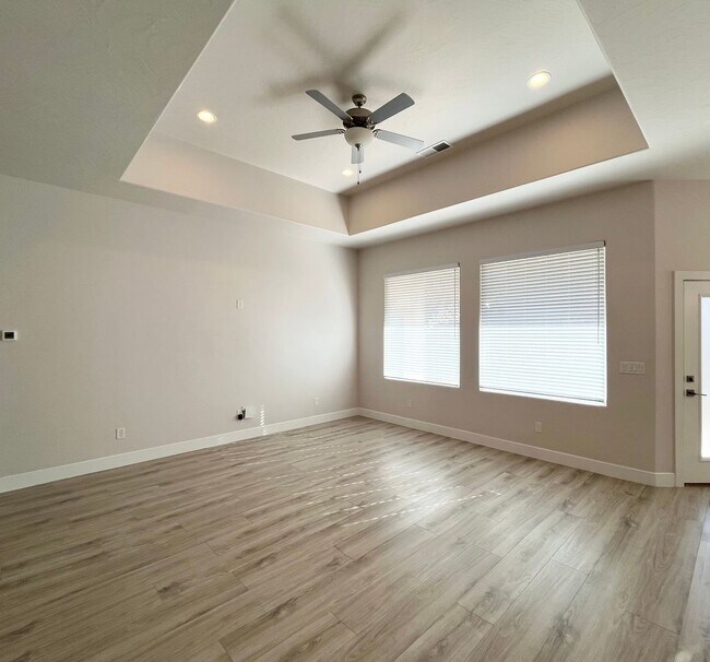 Building Photo - Lovely Three Bedroom Home with RV parking in Shooting Star - Washington Fields