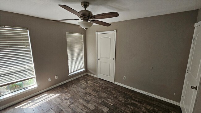 Building Photo - 10007 Winding Trail Rd
