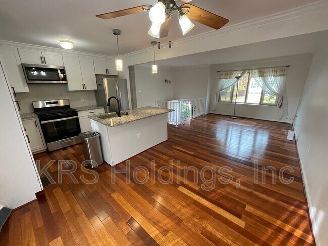 Building Photo - 5597 Shannon Ct