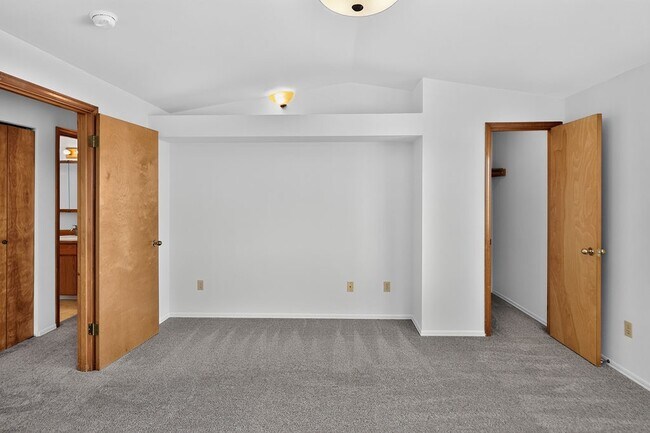 Building Photo - 3805 NW Munson St