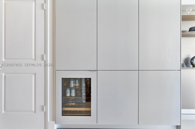 Building Photo - 3737 Collins Ave