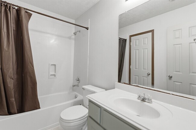 Building Photo - 18420 Sunrise Pines Dr