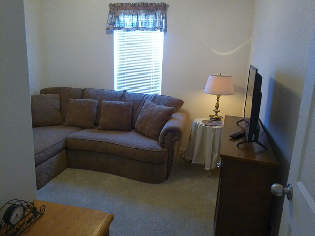 Building Photo - WInter Rental Oct to April 2026