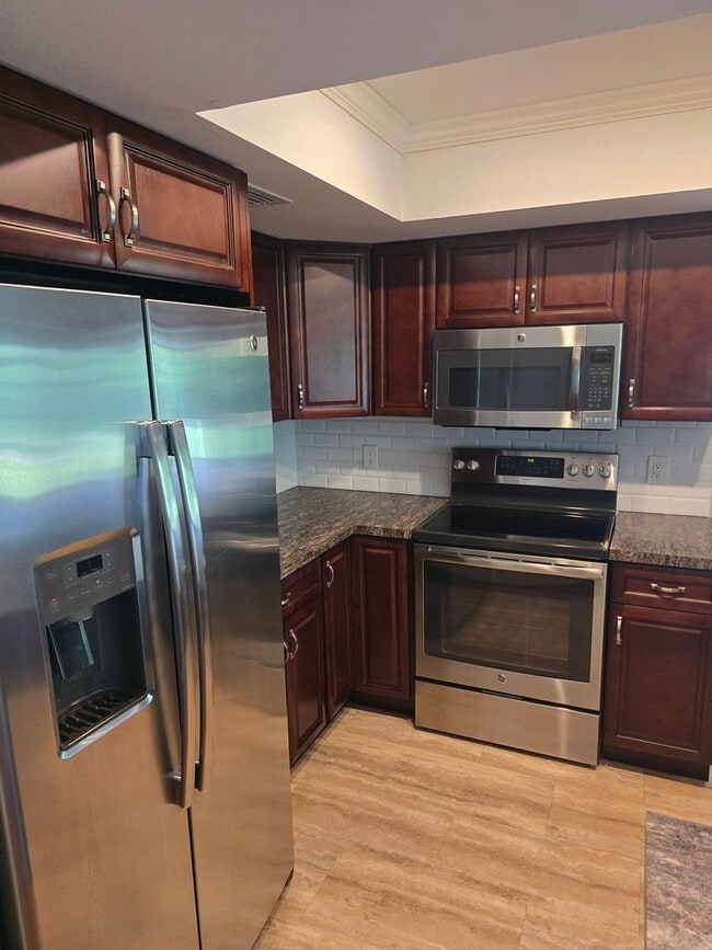 Building Photo - Gorgeous and Huge 2/2/2 in Sugarmill Woods!!!