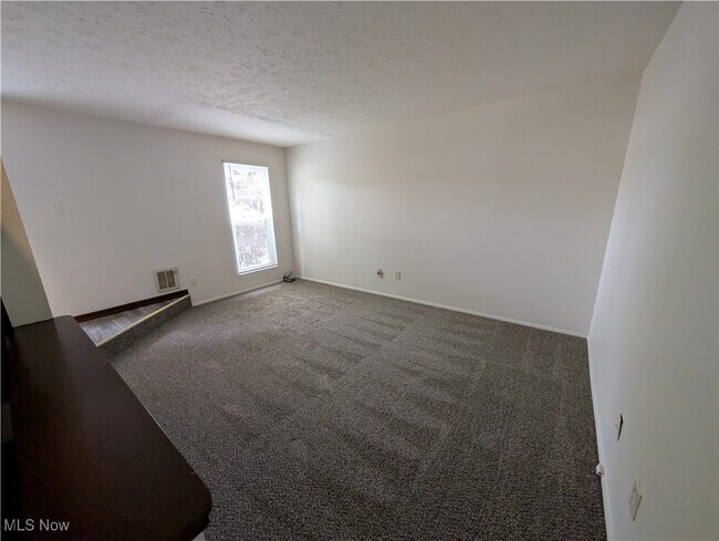 Building Photo - 595 Dayton St