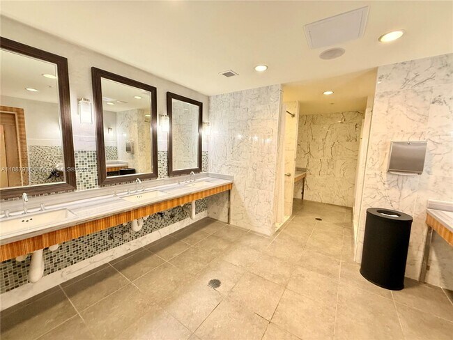 Building Photo - 253 NE 2nd St