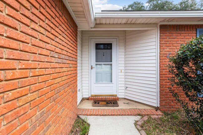 Building Photo - 1569 Meadowbrook Ct