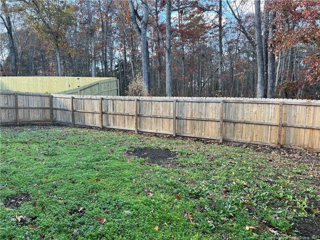 Building Photo - 620 Rose Mallow Dr