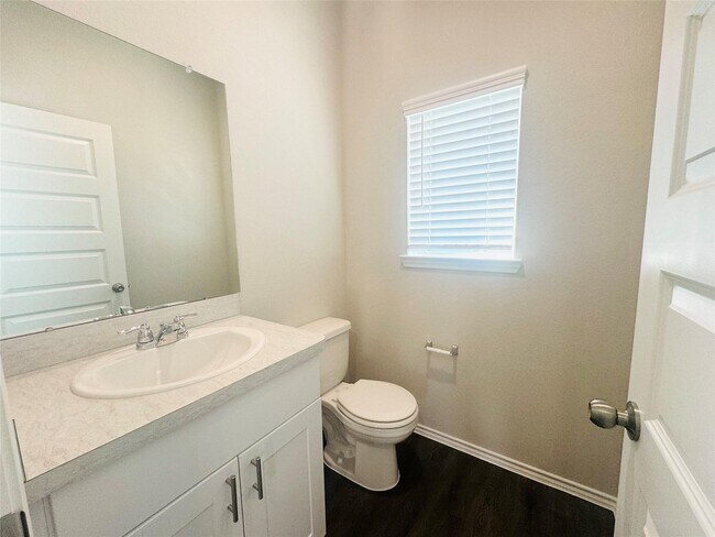 Building Photo - 21214 Mem Vis Dr