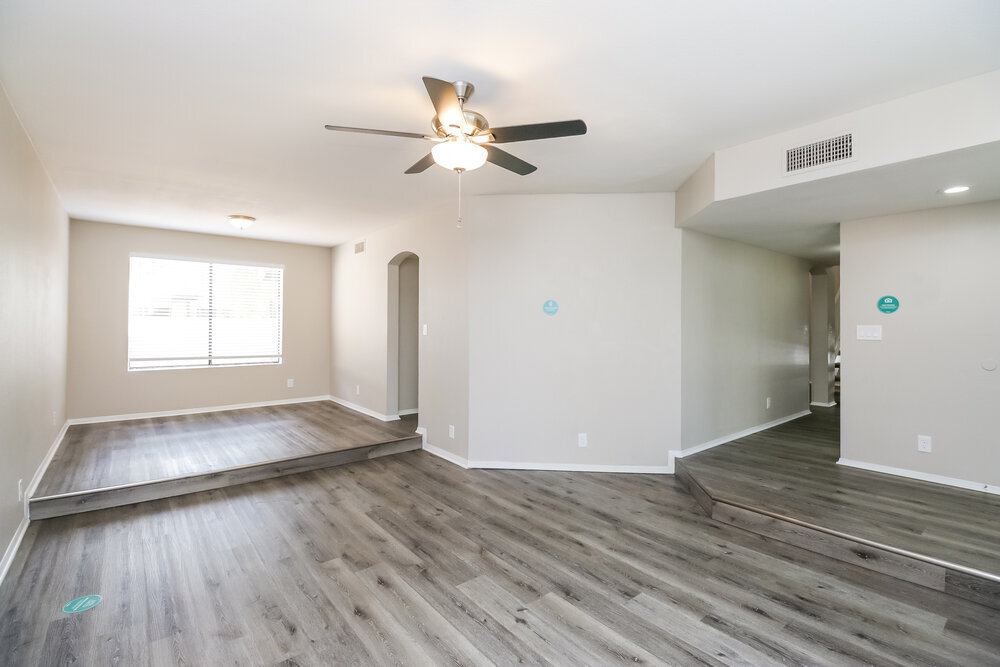 Building Photo - 221 E Kroll Dr