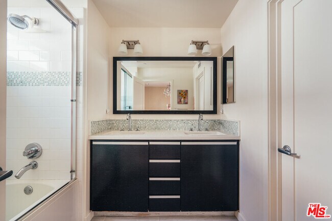 Building Photo - 310 Washington Blvd