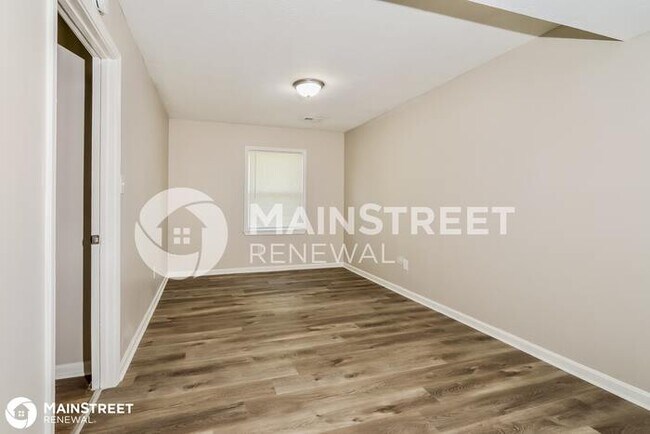 Building Photo - 5906 Whispering Hills Blvd, Louisville, KY...
