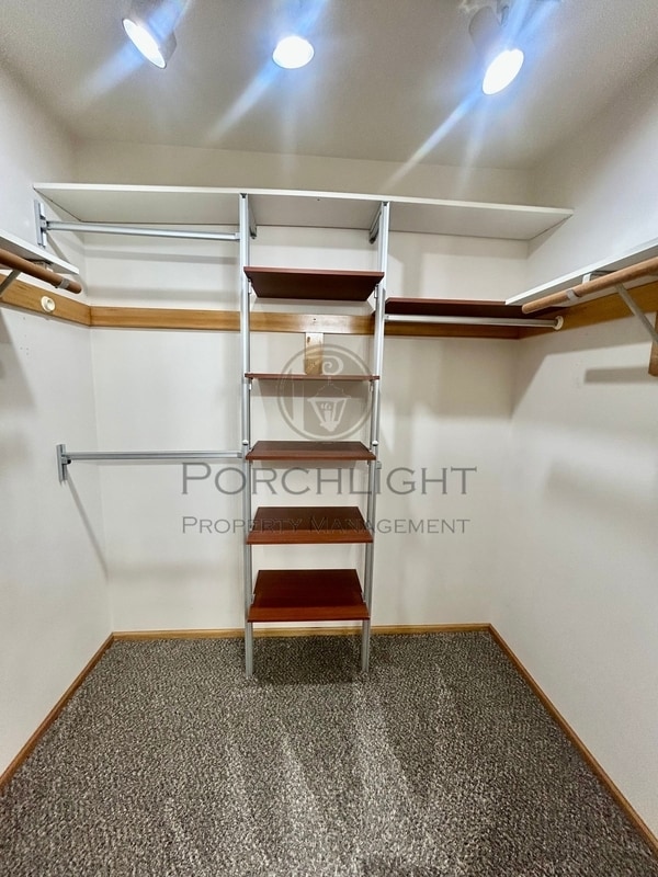 Building Photo - 804 E Maberry Dr