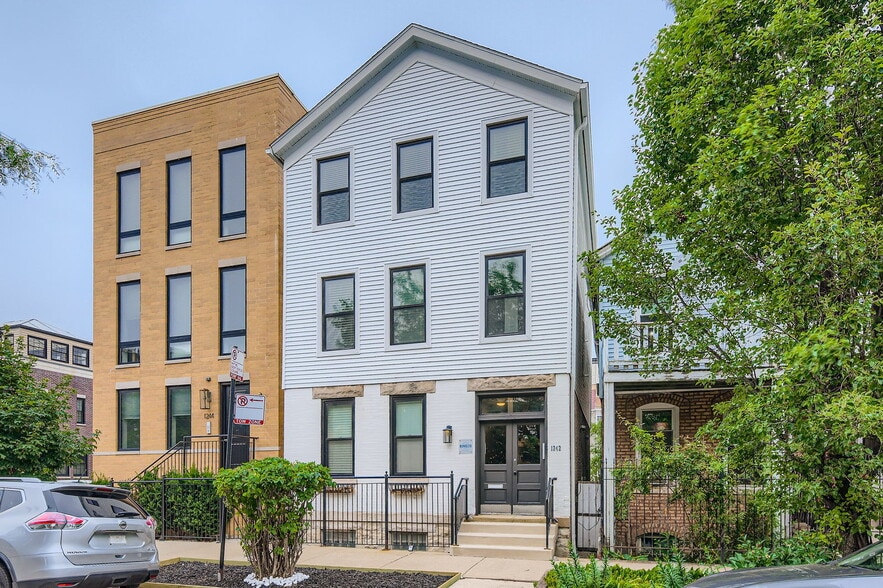 Primary Photo - 1242 W Huron St