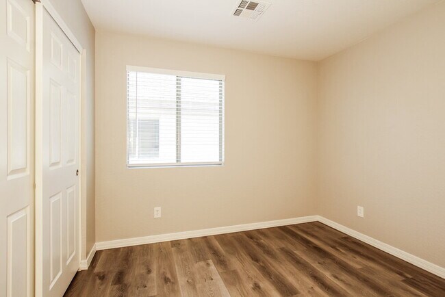 Building Photo - 23257 W Cocopah St