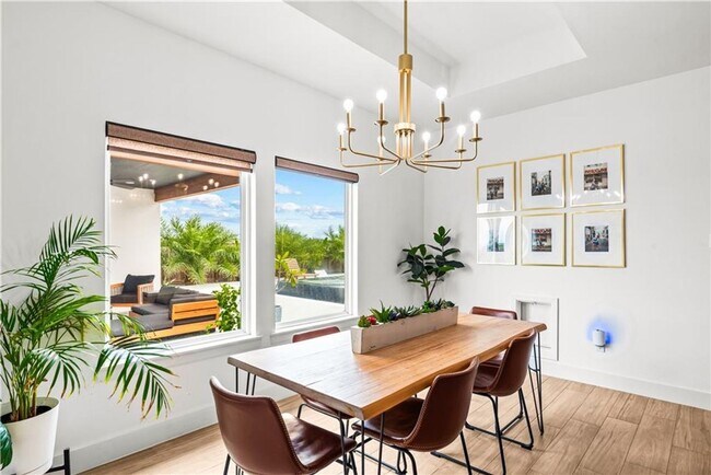 Building Photo - 4/3-Kings Landing community