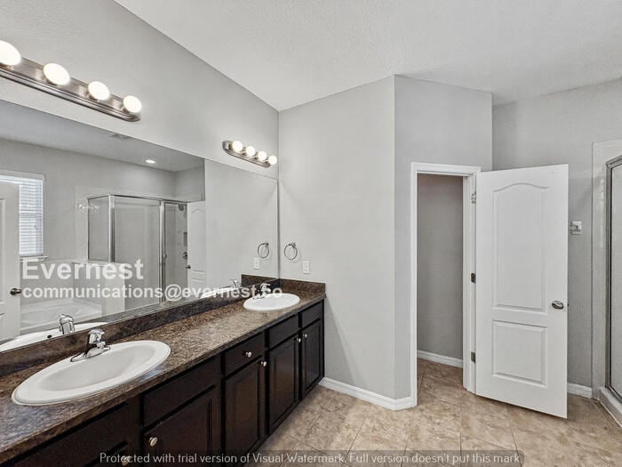 Building Photo - 11602 Warren Oaks Pl