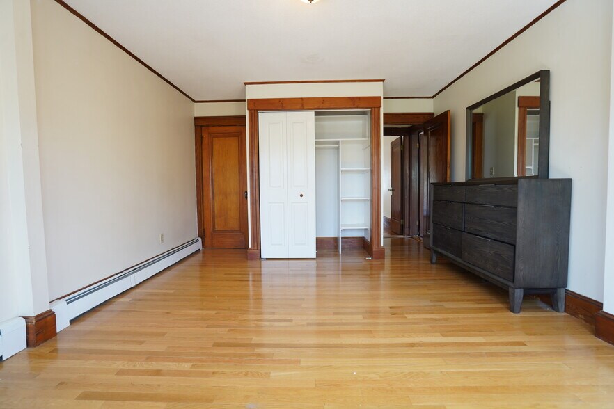 Primary Photo - 467 Washington St