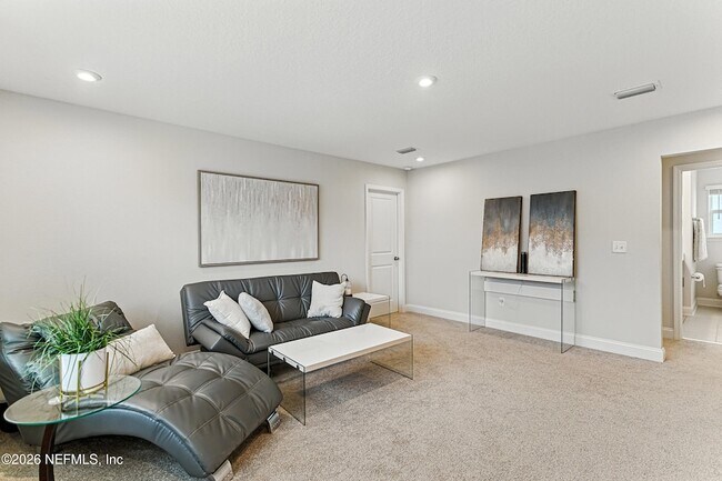 Building Photo - 105 Meadow Creek Dr