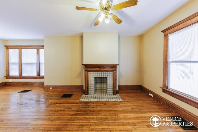 Building Photo - 2136 Indiana Ave