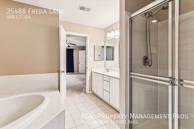 Building Photo - 25488 Freda Ln