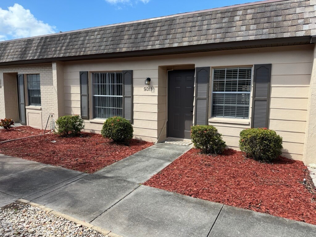 Building Photo - 9311 Lennex Ln