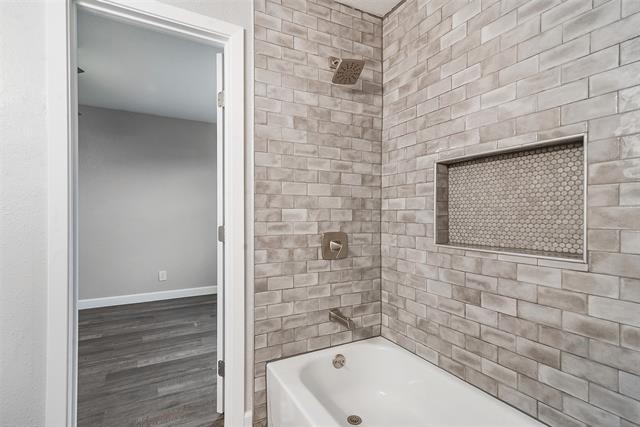Building Photo - 813 S Valentine Dr