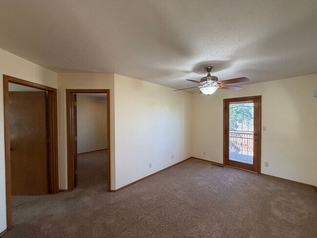 Building Photo - 9600 Allande Rd NE