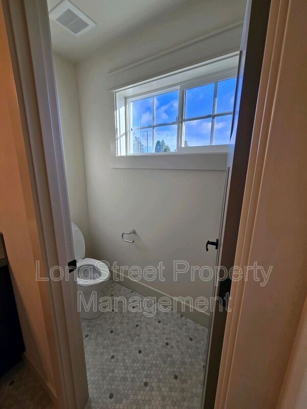 Building Photo - 1947 SW Stanford St