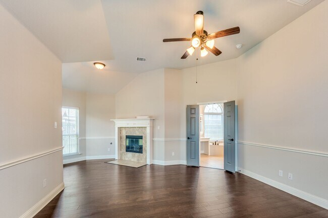 Building Photo - 2812 Pino