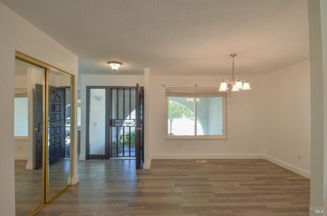 Building Photo - 1321 Astoria Dr
