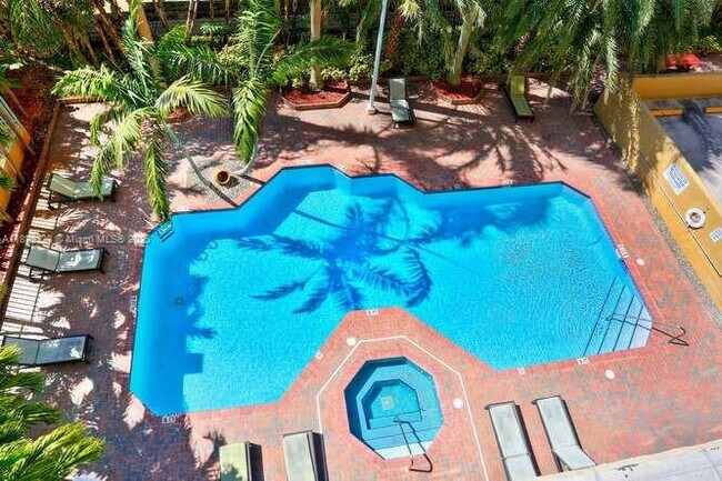 Building Photo - 3500 Coral Wy