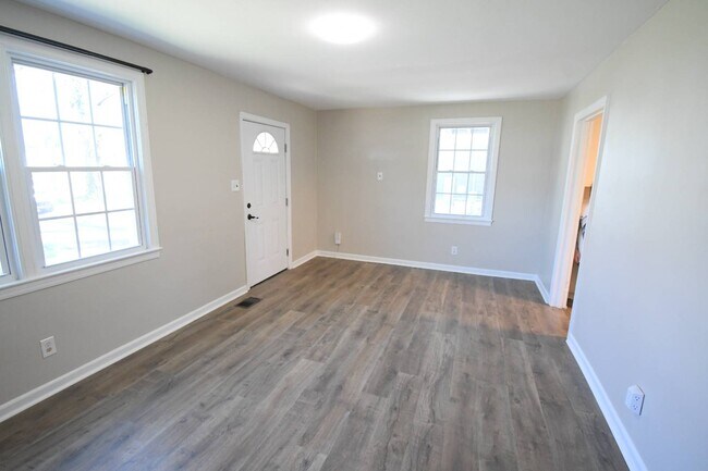 Building Photo - 3517 S Haven Rd
