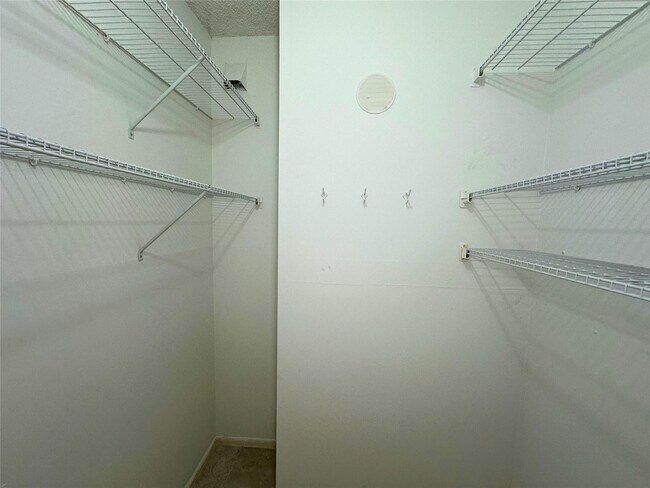 Building Photo - 50 SW 3rd Ave