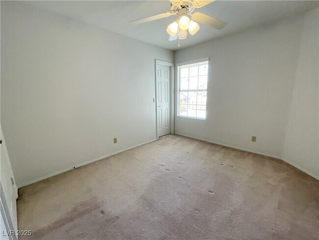 Building Photo - 420 Crater Ct