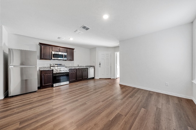 Building Photo - 2408 McKenzie Ave