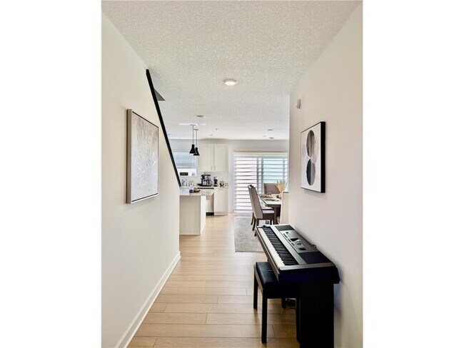 Building Photo - 1073 Jubert Dr