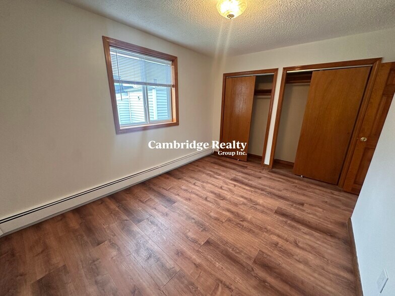 Building Photo - 255 Elm St