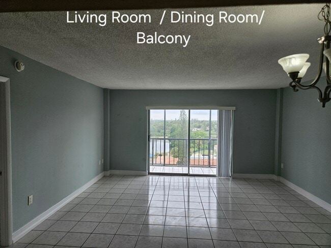 Building Photo - 4164 Inverrary Dr
